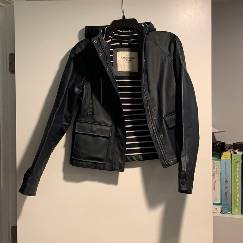 Abercrombie & Fitch size S navy raincoat